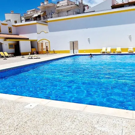 Apartment Fantastico T2 Perto Da Da Falesia, *